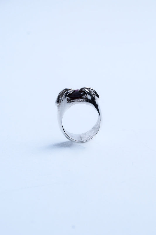 Molten claw ring